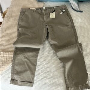 Women’s khaki pant